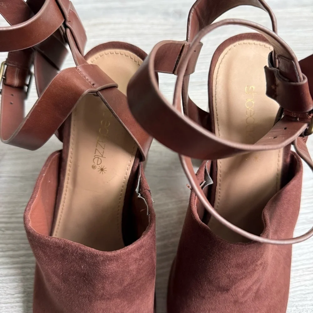 Shoe dazzle Ella Brown Strappy Women's stacked block Heels size 8